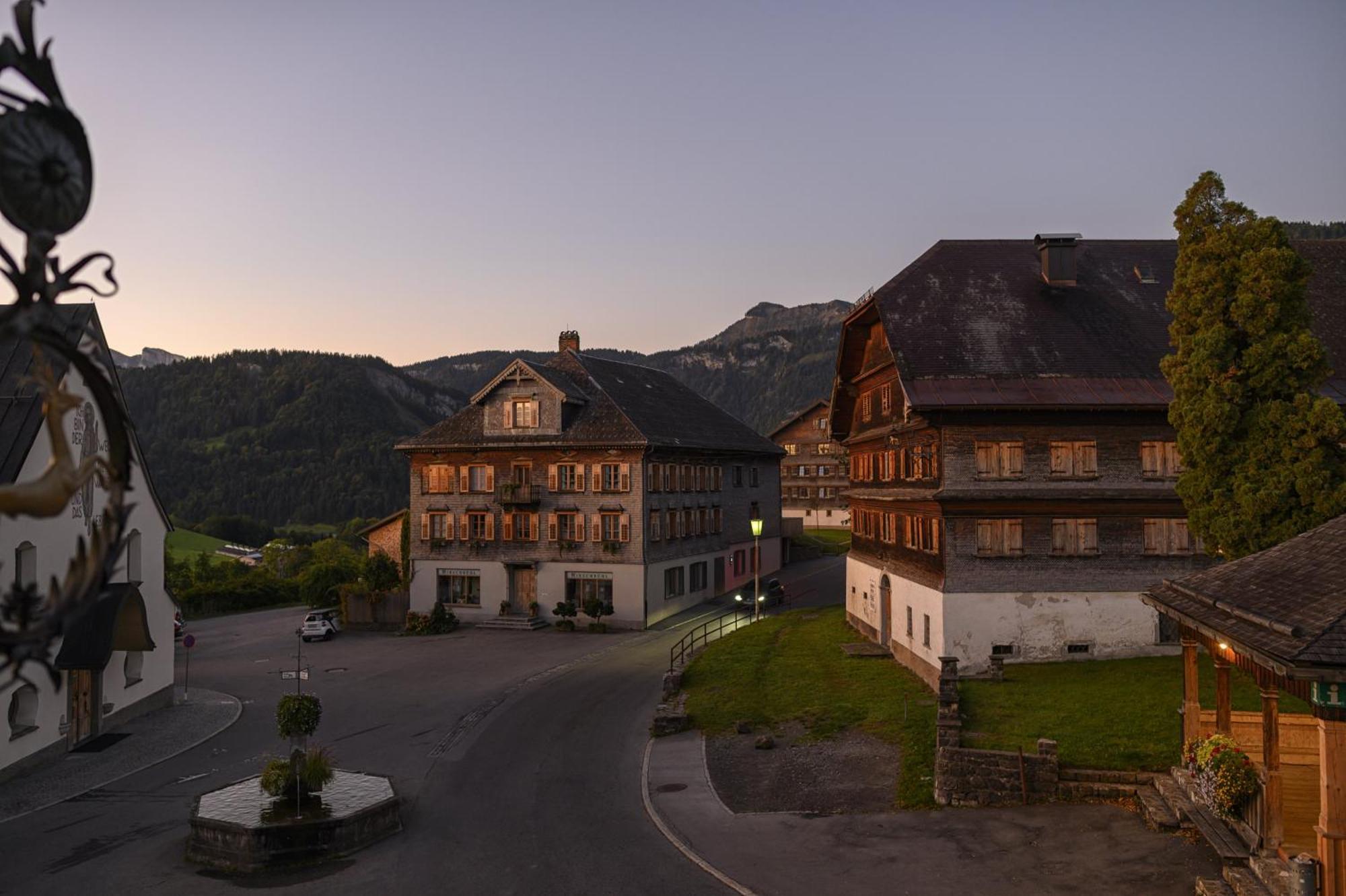 Hirschen - Fine Hotel, Restaurant & Spa Шварценберг-им-Брегенцервальд Экстерьер фото